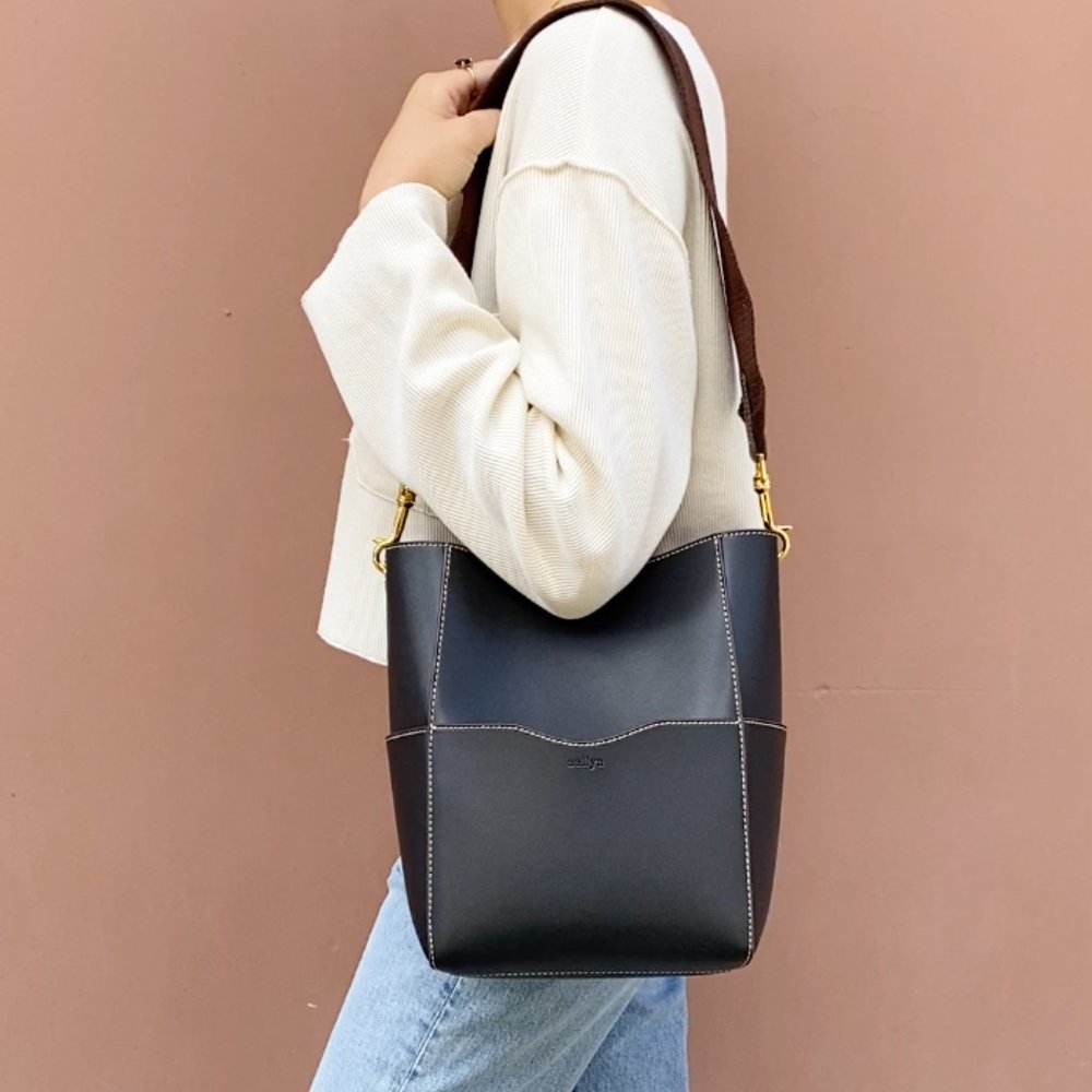 😍 The Jordan Leather Bucket Bag - Black - Picture 4 of 17